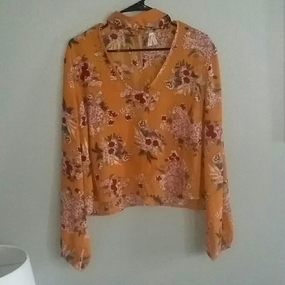 Flirty Summer top!